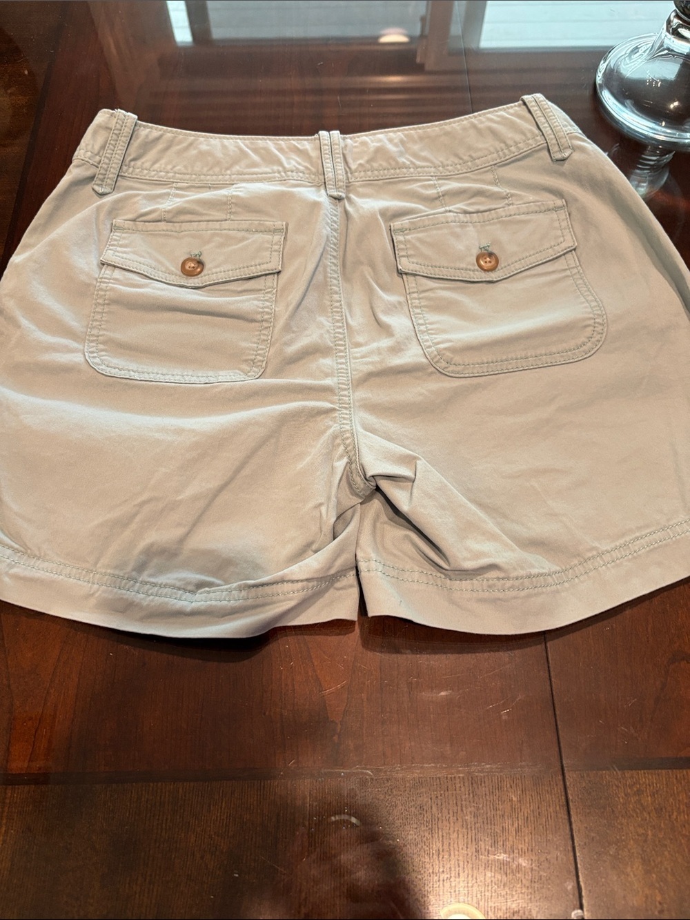 Eddie Bauer Women's sage green Cargo Shorts - Picture 2 of 6